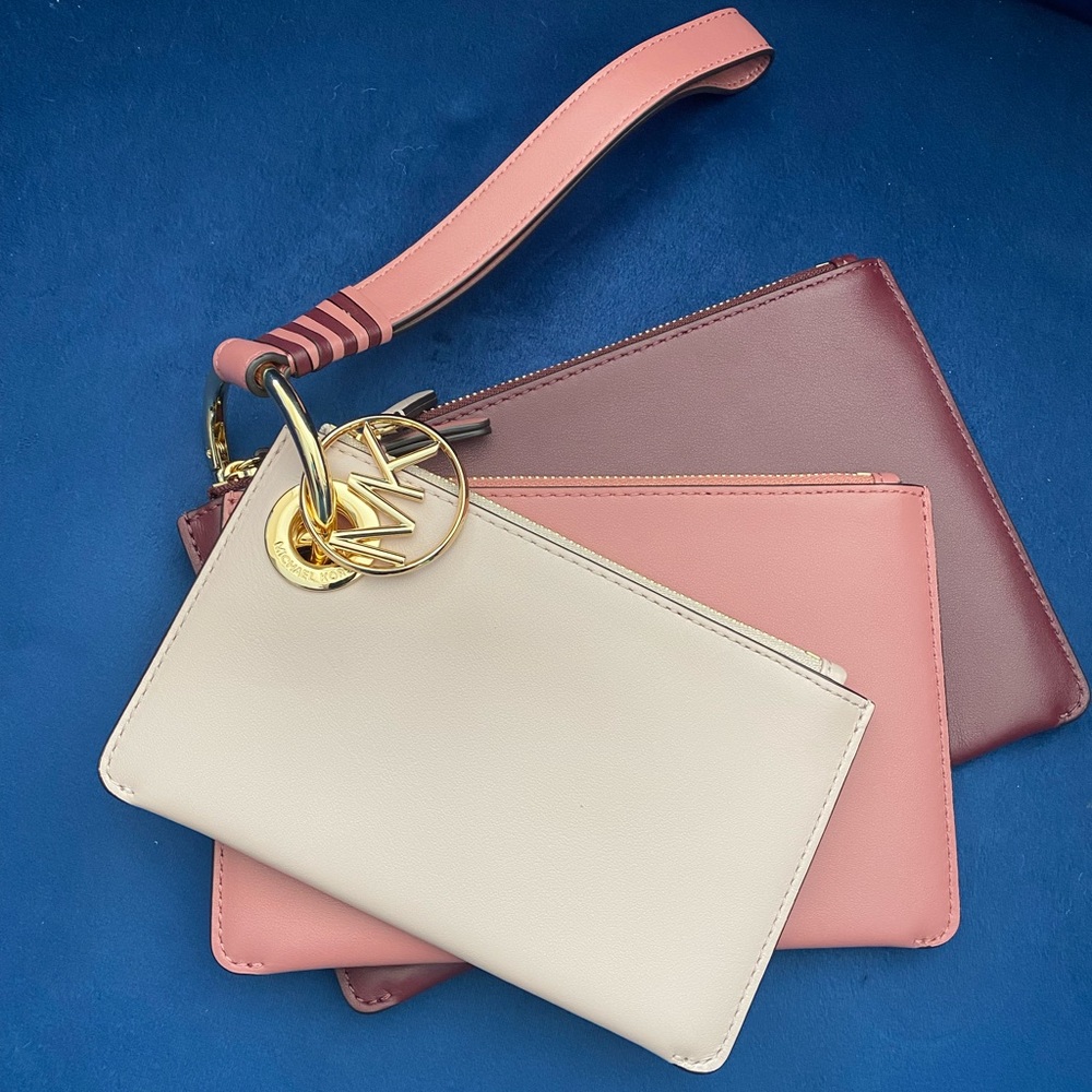 New never used Michael Kors Tri Jet Set Travel pouch. - Picture 1 of 6
